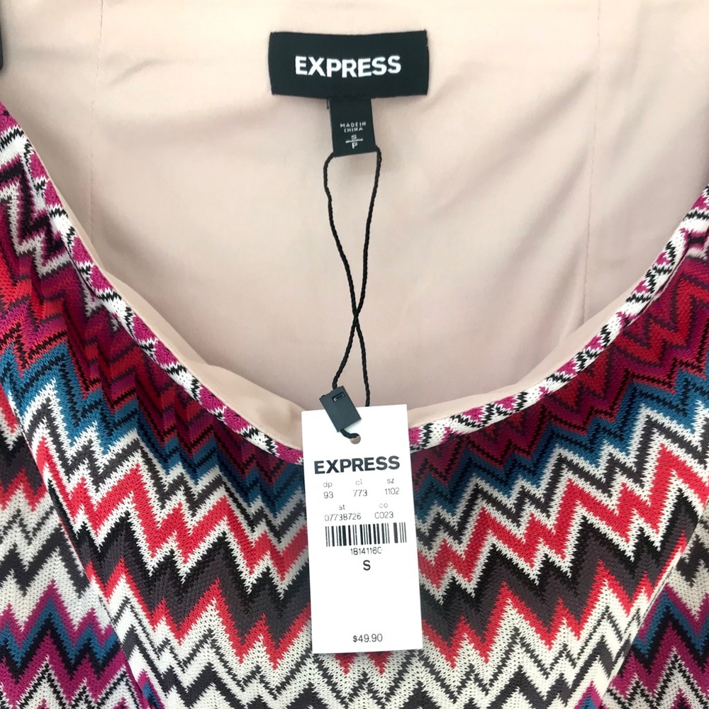 📢 BRAND NEW WITH TAGS 📢 Express Skirt Size S